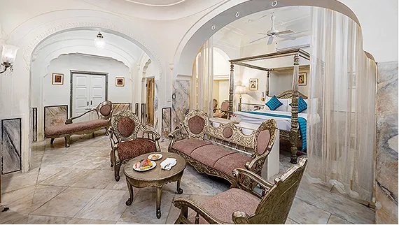Maharani Suite at Chomu Palace Hotel