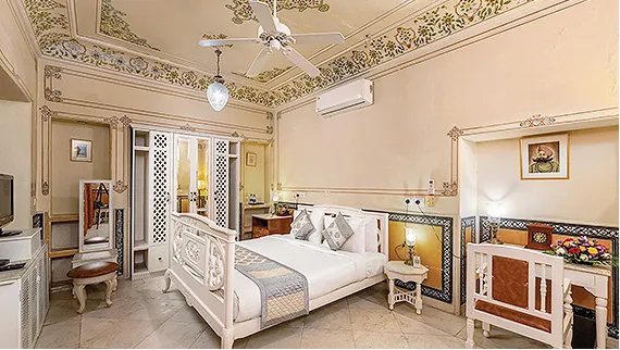 Royal Suite at Chomu Palace Hotel