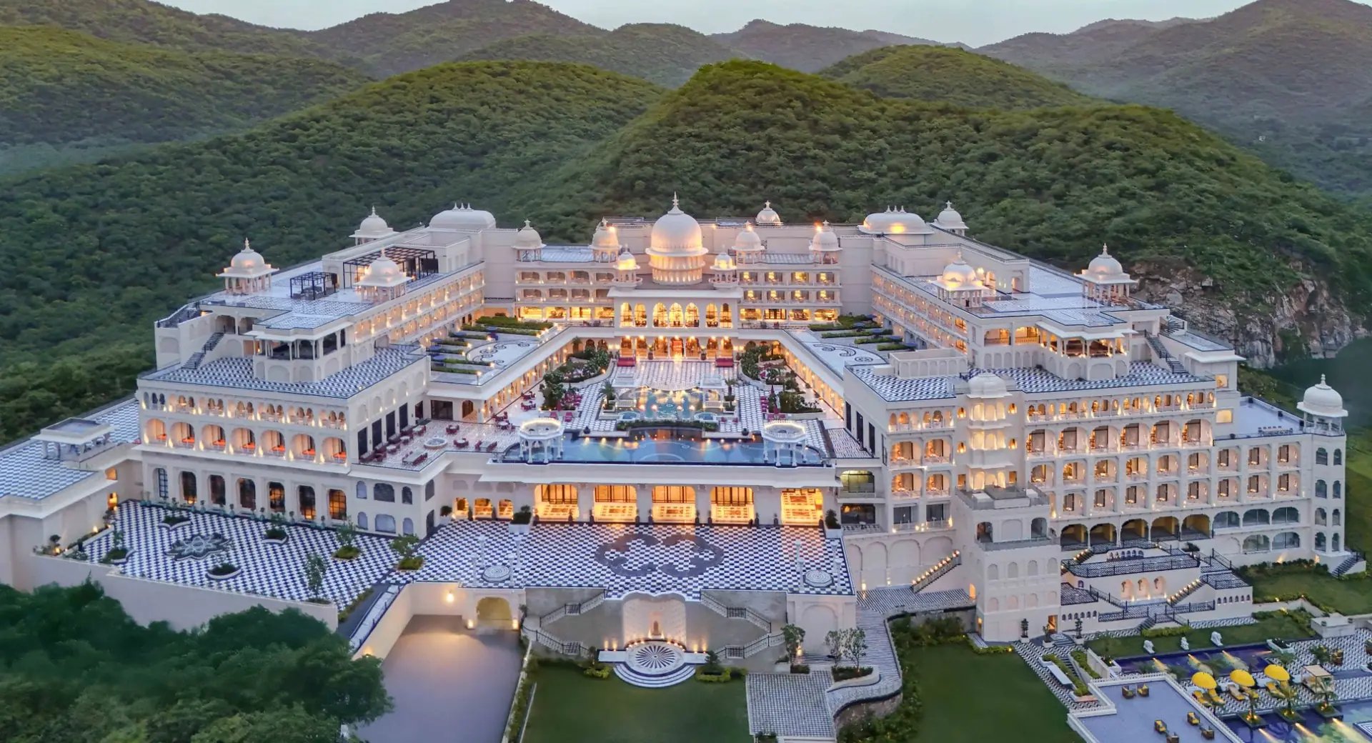 How to Save on Destination Wedding Hotel Bookings in India: Best Dates, Seasons & Venues