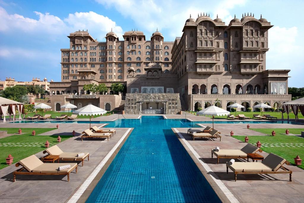 Luxury Wedding Venue Booking in Jaipur: What to Know Before You Sign